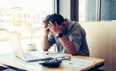 Businessmen are strained to investment. Coordinating And income and expenses cause health problems.