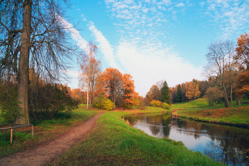 The path along the Slavyanka river in Pavlovsk Park.