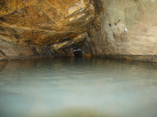 Grotta, acqua di sorgente