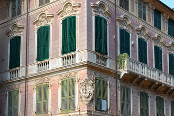 Fototapeta premium palazzo d'epoca a finale ligure in liguria in italia