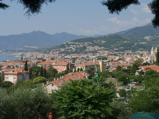 Obraz premium Borgio - panorama del borgo pittoresco e del suo golfo