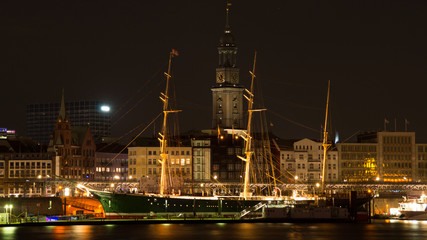 Fototapeta na wymiar Landungsbrücke Hamburg