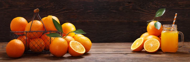 Papier Peint photo autocollant Jus pot en verre de jus d& 39 orange frais avec des fruits frais