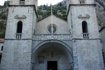 Fototapeta na wymiar Tra le mura di Kotor