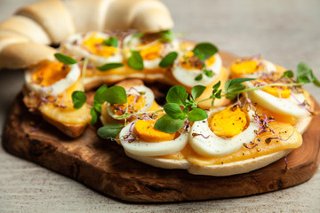 Butter croissant sandwiches