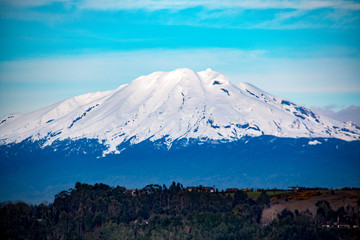Hermosos volcanes de la Cordillera de los Andes Chile