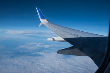 Obraz premium airplane flight blue sky