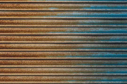 Rusty gate linear background