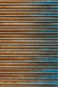 Rusty gate linear background