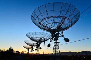 The observatory in the evening,The silhouette of a radio telesco