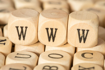Holzbuchstaben und WWW World Wide Web