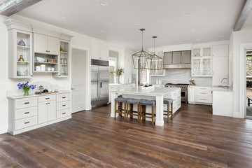 White Kitchen in New Luxury Home