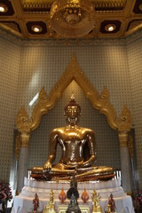 ワット・トライミット(黄金仏寺院)