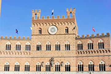 Fototapeta na wymiar Palazzo Pubblico, Rathaus, Museum, Piazza del Campo, Platz, Siena, Toskana, Italien, Europa
