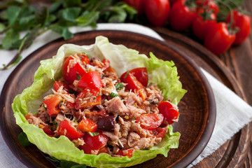 Healthy appetizers lettuce wraps with canned tuna
