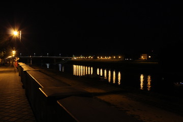 Obraz premium Bridge at night