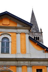 maison jaune