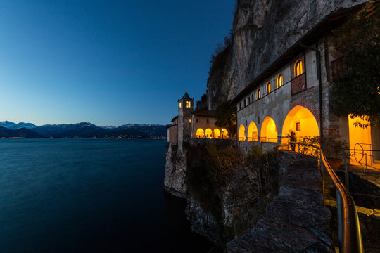 Varese 이미지 찾아보기 8,196 스톡 사진, 벡터 및 비디오 Adobe Stock