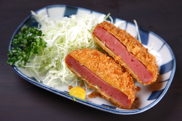 厚切りハムカツ