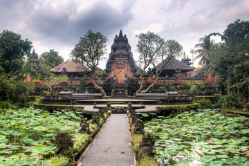 Fototapeta na wymiar The Pura Taman Saraswati Temple is one of the most famous attractions in Ubud, Bali 