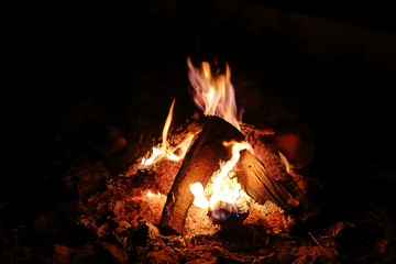 Camp fire burning i