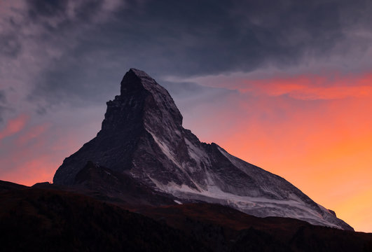Matternhorn am Abend. Sonnenuntergang. Blick von Winkelmatten. Zermatt in der Schweiz.