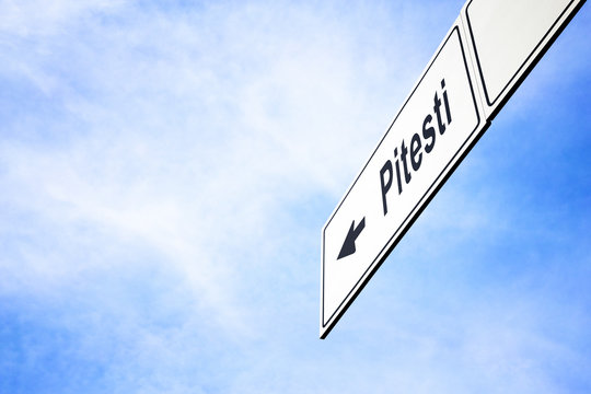Signboard pointing towards Pitesti