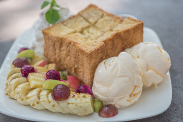 Mixed fruit and Honey toast with Ice cream