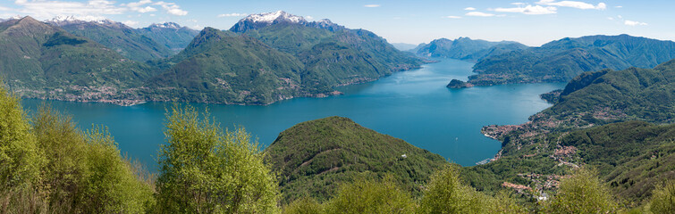 Fototapeta na wymiar Panoramic picture of Lake Como seen from the Menaggio refuge