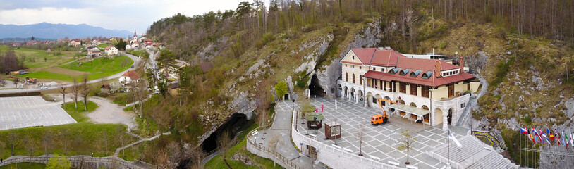 Postojna Cave (Postojnska jama; Adelsberger Grotte; Grotte di Postumia) is a 24,340 m long karst...