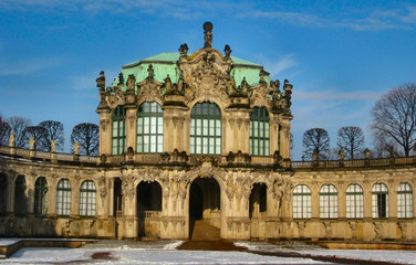 Fototapeta na wymiar wunderschöne Fassadenverzierungen im Zwinger