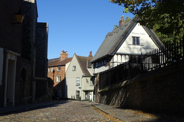 Fototapeta na wymiar UK's most medieval street - Elm Hill, Norwich, Norfolk, England, UK