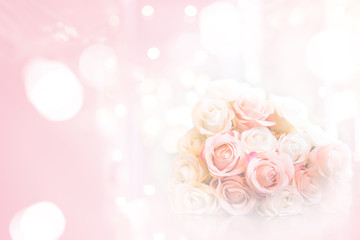 Obraz na płótnie Canvas rose bouquet on pink background