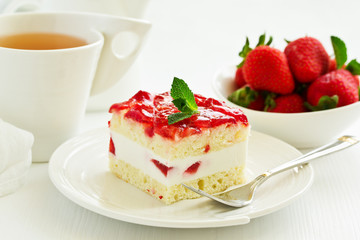 cheesecake with strawberries