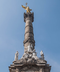 ciudad monumento cielo 