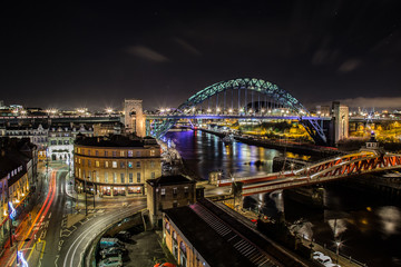 Newcastle upon Tyne by night - obrazy, fototapety, plakaty