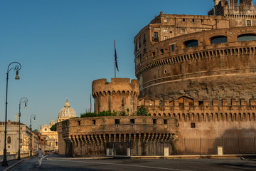 Fototapeta na wymiar Perspektiven aus Rom - Blick auf die Engelsburg - Castel Sant'Angelo, Rom, Italien