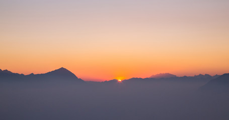 Fototapeta premium tramonto alpino