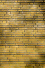 Strukturen und Muster, Hauswand mit Schatten