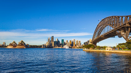 Obraz premium Panoramic view of Harbour Bridge, Opera House and business district, Sydney, Australia