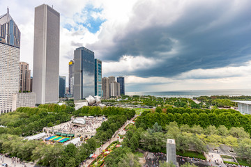 Chigaco city view from a rooftop biulding