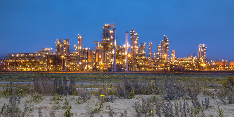 Obraz premium Landscape with nature and industry