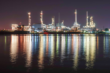 Obraz na płótnie Canvas Beautiful sunset petrochemical oil refinery factory plant cityscape , landscape Thailand
