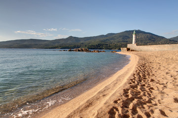 Paysages de Corse - Le phare de Propriano et la plage