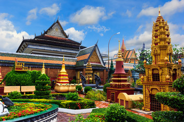Naklejka premium Wat Preah Prohm Roth in Siem Reap