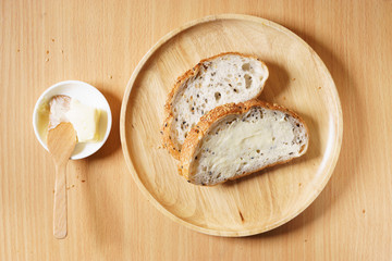 sliced bread with butter