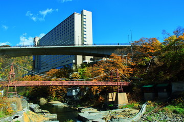 北海道、札幌市、定山渓温泉の紅葉の風景