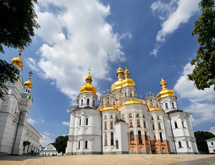 Fototapeta na wymiar Kiev Pechersk Lavra Orthodox Church