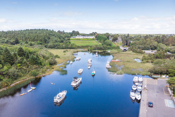 Obraz premium An Aerial View of Lisloughrey Pier in Ireland