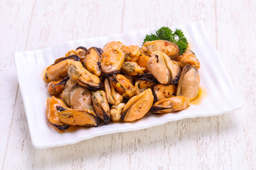 Pickled mussels in the bowl